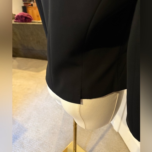 Elie Tahari Black Structured Blazer – Classic Tailored Fit - XS - Picture 5 of 13